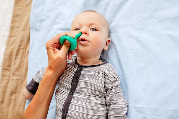 Co na katar dla miesięcznego niemowlaka według pediatrów?