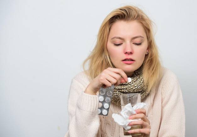 Co na zapalenie gardła bez recepty wybrać, gdy boli gardło?