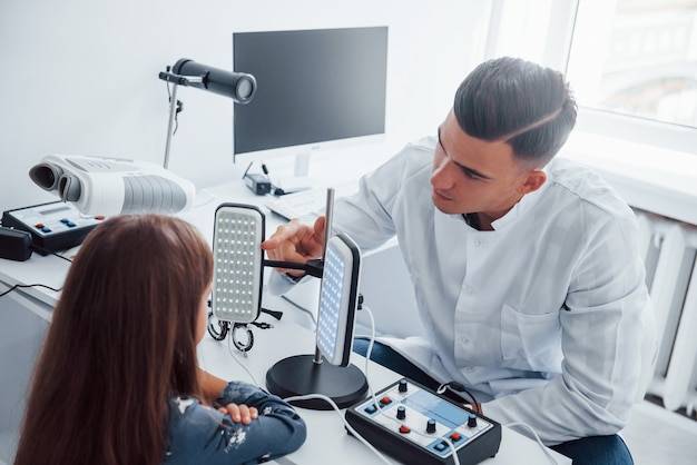 Badanie audiogram – jak wygląda i czego się spodziewać?