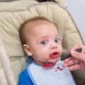 Co na zapalenie krtani u niemowlaka warto wybrać?