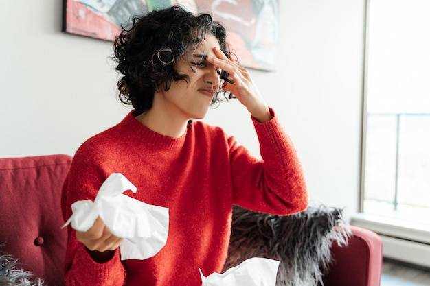 Przeziębione zatoki objawy – kiedy warto wybrać się do lekarza?