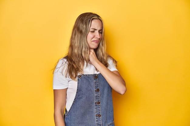 Jak odróżnić anginę od zapalenia gardła?