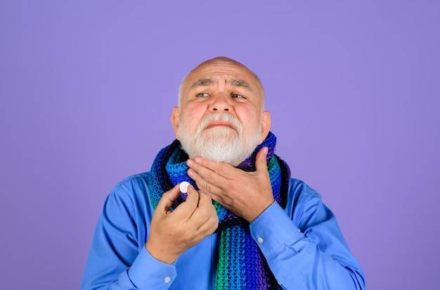 Zapalenie krtani i tchawicy u dorosłych objawy – na co zwrócić uwagę?