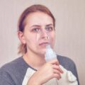 Co zrobić gdy leci woda z nosa i skąd bierze się ten problem?