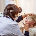 Jak wygląda badanie laryngologiczne u dzieci w gabinecie?
